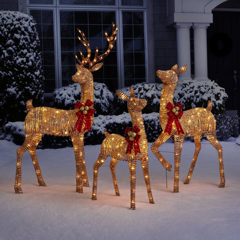 Member's Mark 3-piece Pre-lit Twinkling Woodland Deer Family 