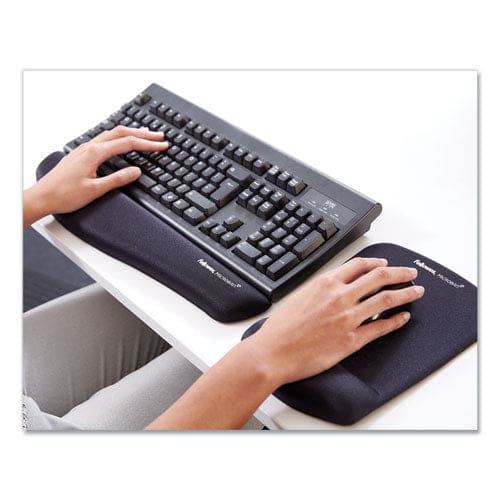 Fellowes Plushtouch Mouse Pad With Wrist Rest 7.25 X 9.37 Black - Technology - Fellowes®